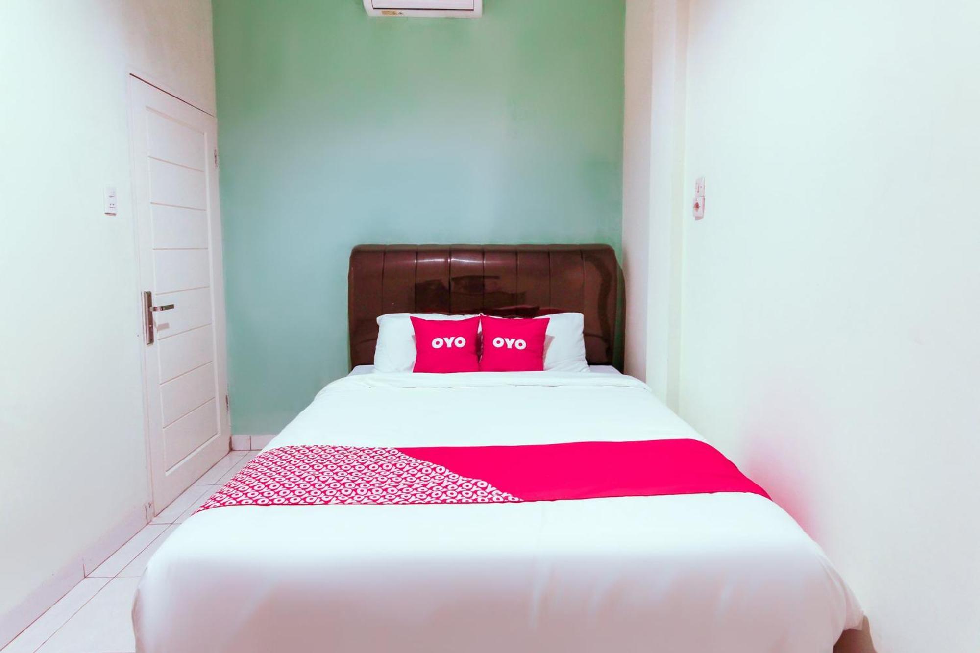 Oyo 3493 Nami House Hotel Medan Eksteriør billede
